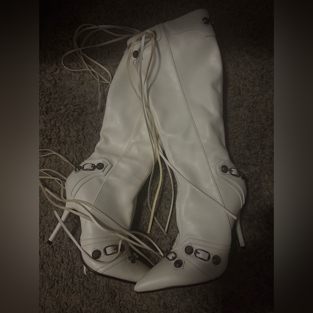 Elegant White Women's Boots